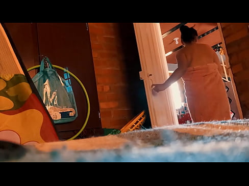 ❤️ Дзядзька ідзе за мной у душ, трахае мяне, пакуль я прымаю душ. ️❌ Рускае порна у нас be.libporno.ru ❌❤